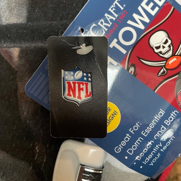 NWT Tampa Bay Buccaneers Beach Towel NFL licensed. 30" x 60" - Picture 7 of 7